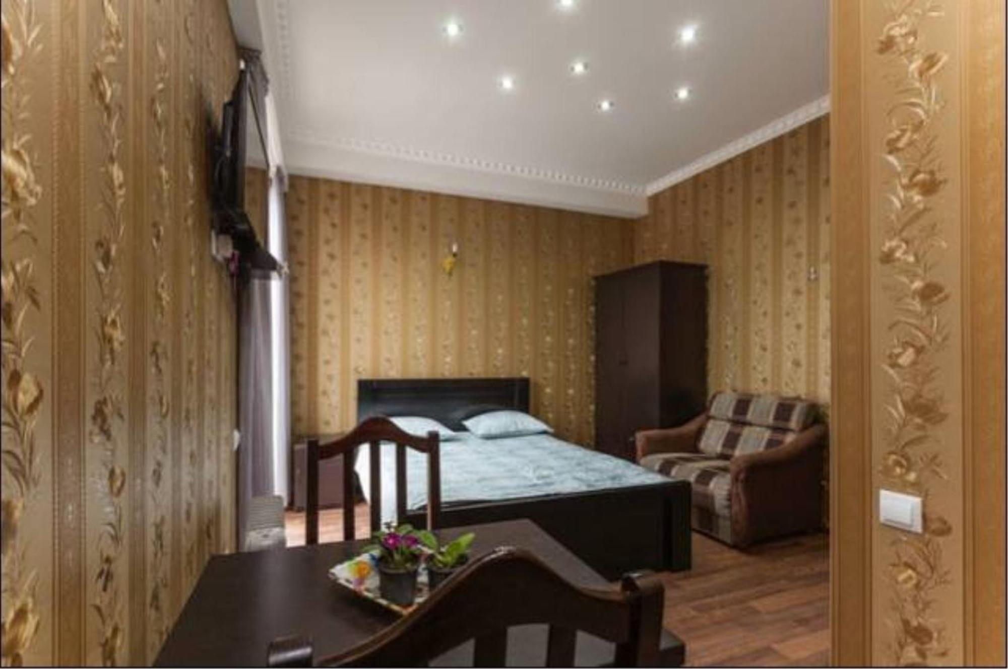 Old Tbilisi Trio Apartments Quarto foto